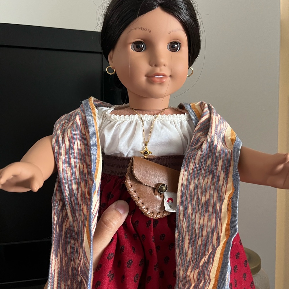 Pleasant Company Josefina American Girl doll w/Meet Accessories